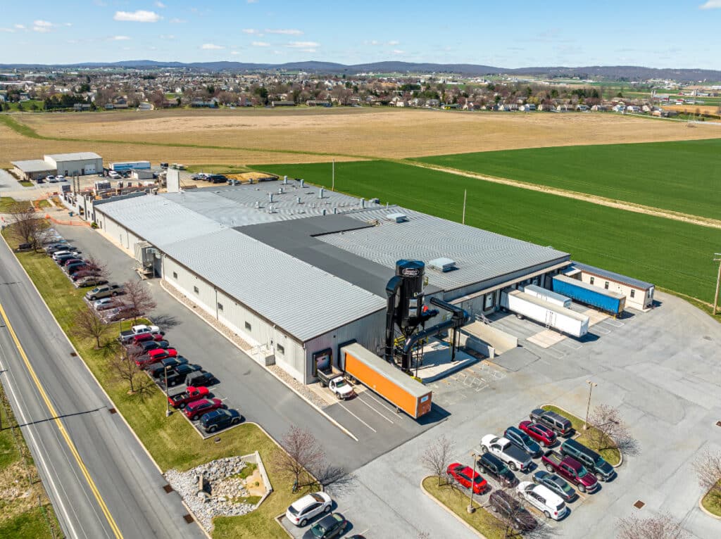 Industrial building with dust collection system